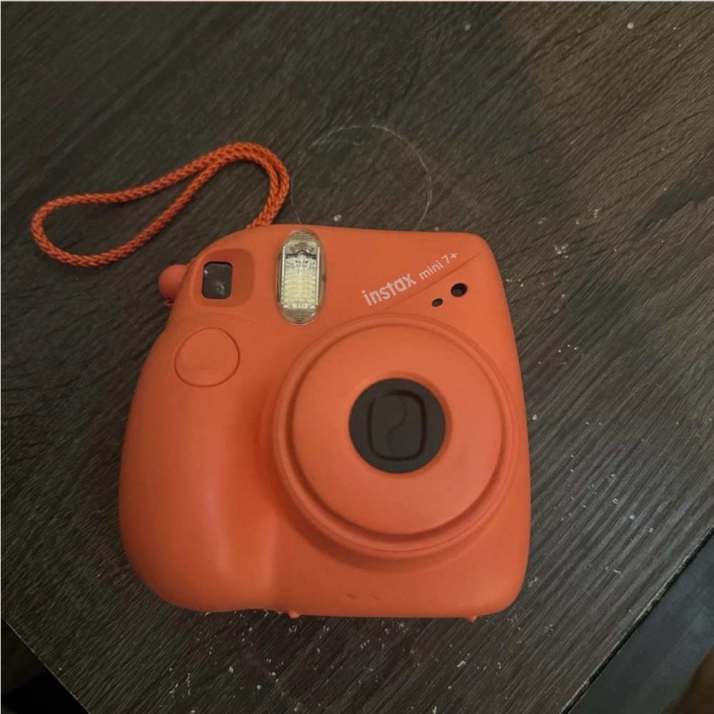 Instax Mini 7+ in coral